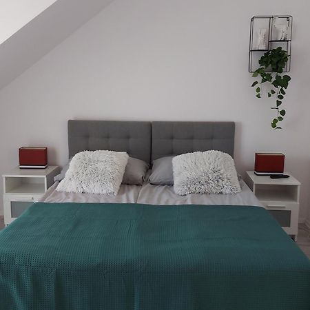 Pokoje I Apartamenty Matdar Mikołajki Habitación foto